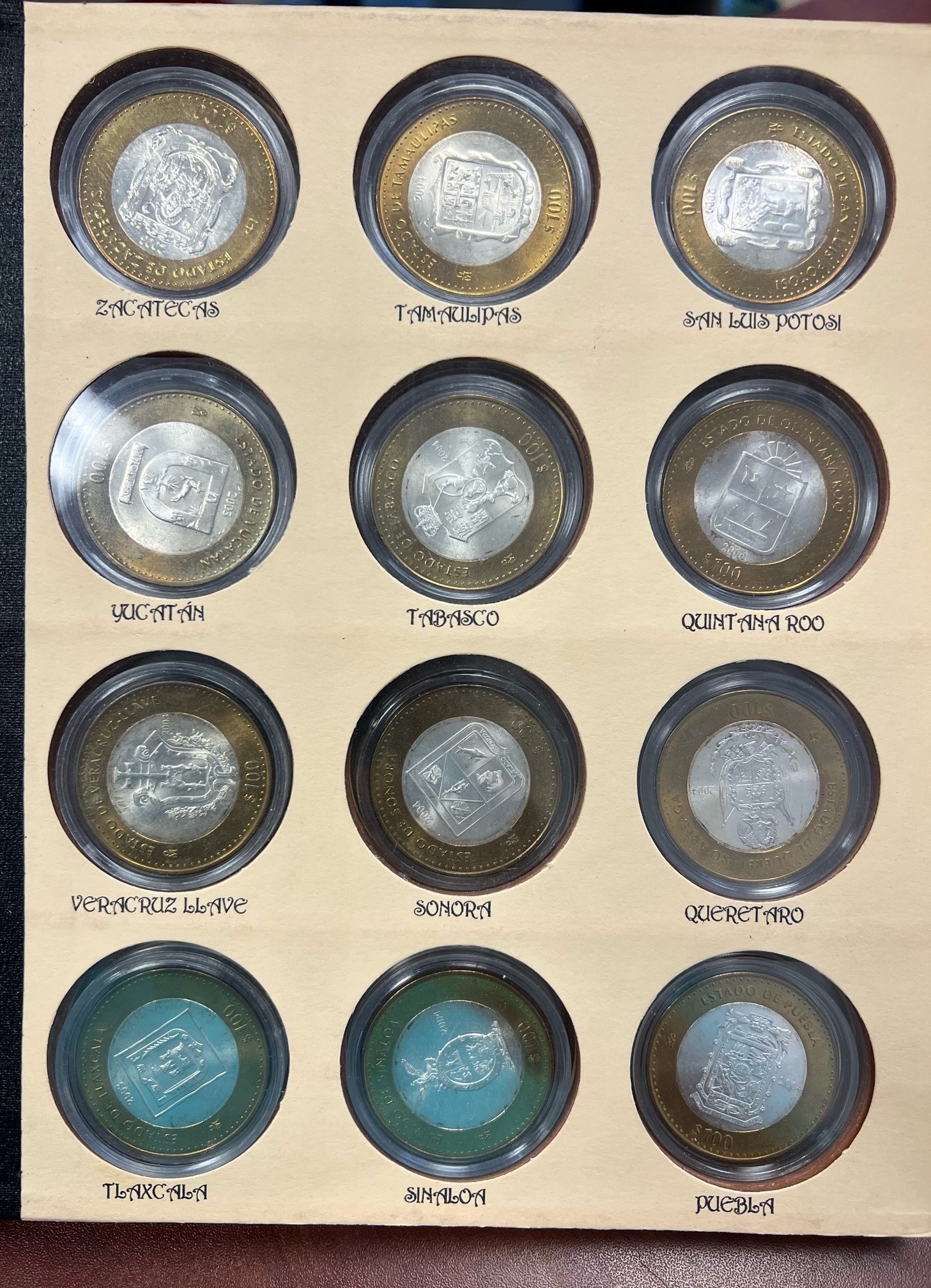 100 Peso Mexican Coins Modern Silver & Minors Modern Silver & Minors Book of 32 - 100 Pesos 0137781 Modern Silver & Minors Book of 32 - 100 Pesos 0137781Modern Silver & Minors Book of 32 - 100 Pesos 0137781 - Image 3