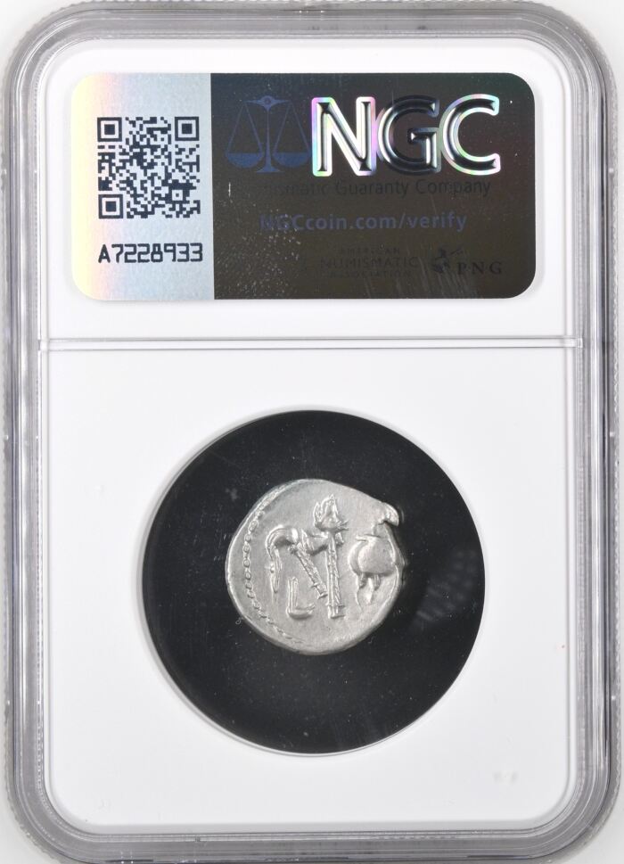 Roman Imperatorial Julius Caesar d.44 BC AR Denarius NGC Ch XF 0153277Roman Imperatorial Julius Caesar d.44 BC AR Denarius NGC Ch XF 0153277 - Image 2