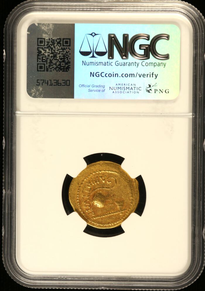 Roman Imperatorial Julius Caesar d.44 BC AV Aureus NGC Ch F 0153259Roman Imperatorial Julius Caesar d.44 BC AV Aureus NGC Ch F 0153259 - Image 2